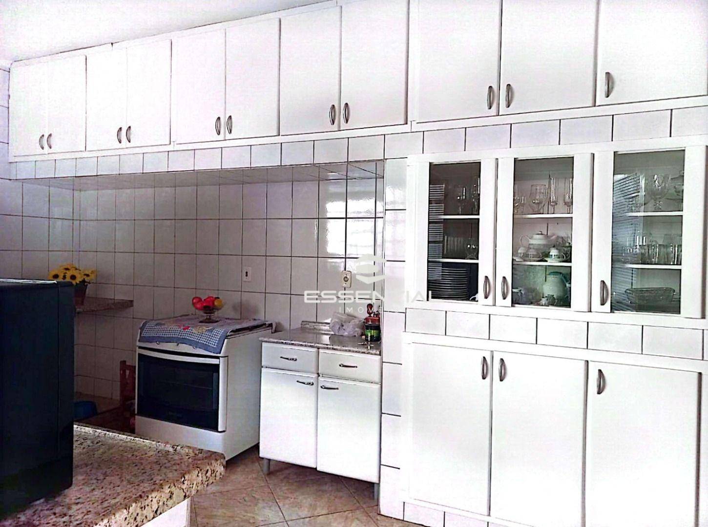 Casa à venda com 3 quartos, 234m² - Foto 4