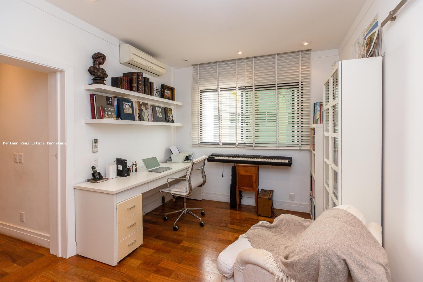 Apartamento à venda com 3 quartos, 235m² - Foto 26