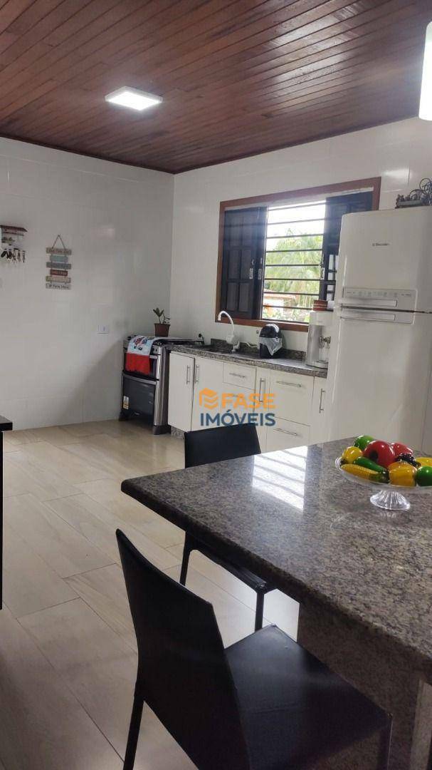 Casa à venda com 3 quartos, 181m² - Foto 4