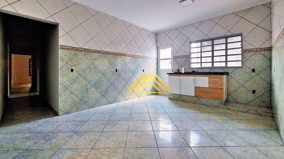 Sobrado à venda com 4 quartos, 204m² - Foto 2