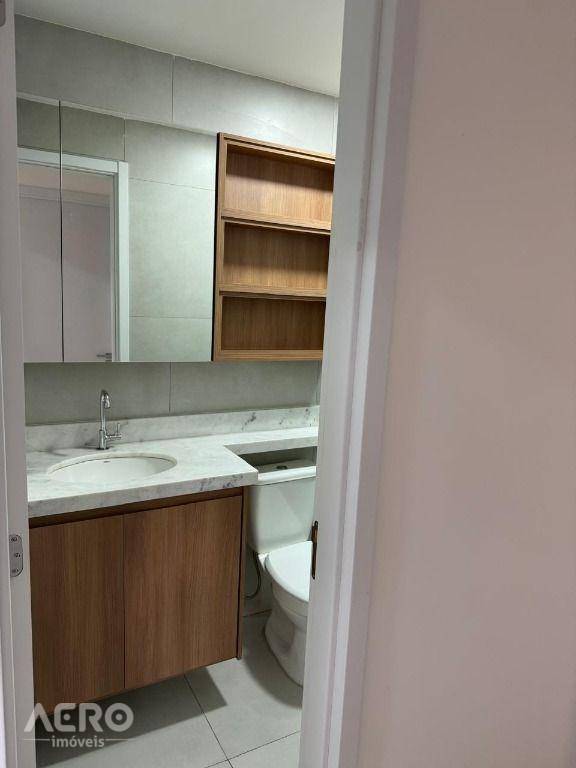 Apartamento para alugar com 2 quartos, 64m² - Foto 9