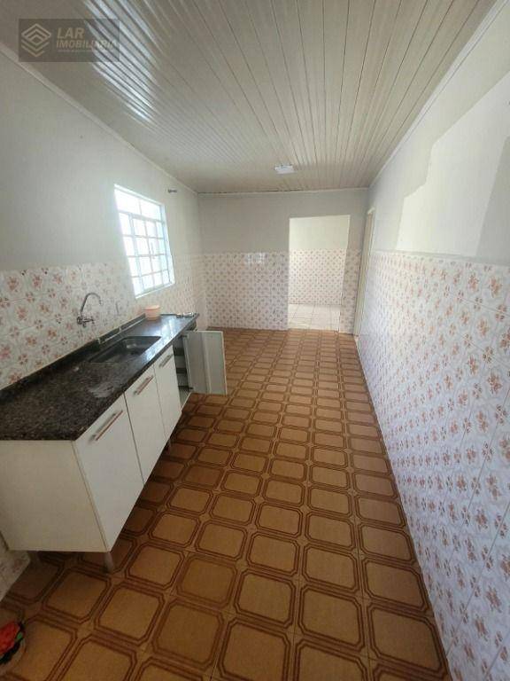 Casa para alugar com 3 quartos, 120m² - Foto 11