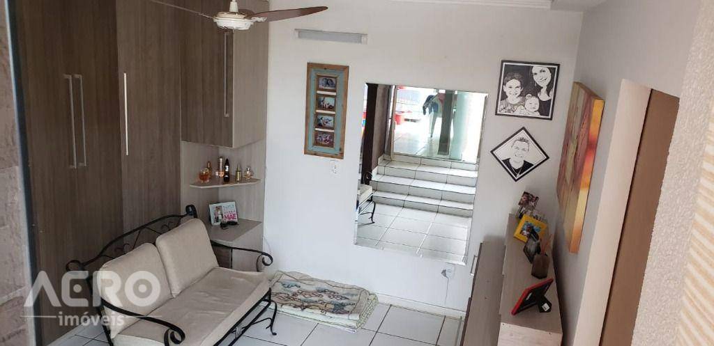 Casa à venda e aluguel com 3 quartos, 440m² - Foto 24