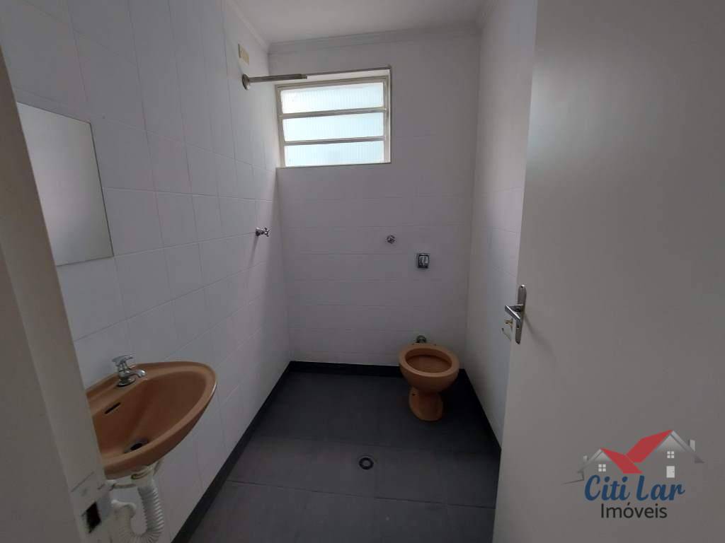 Sobrado à venda e aluguel com 3 quartos, 250m² - Foto 6