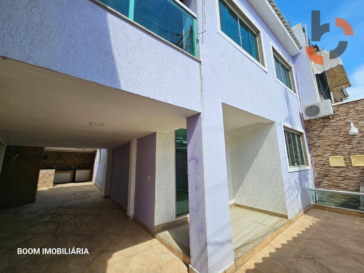 Casa à venda com 5 quartos, 218m² - Foto 2