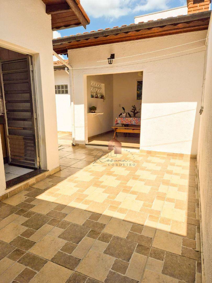 Casa à venda com 3 quartos, 164m² - Foto 8