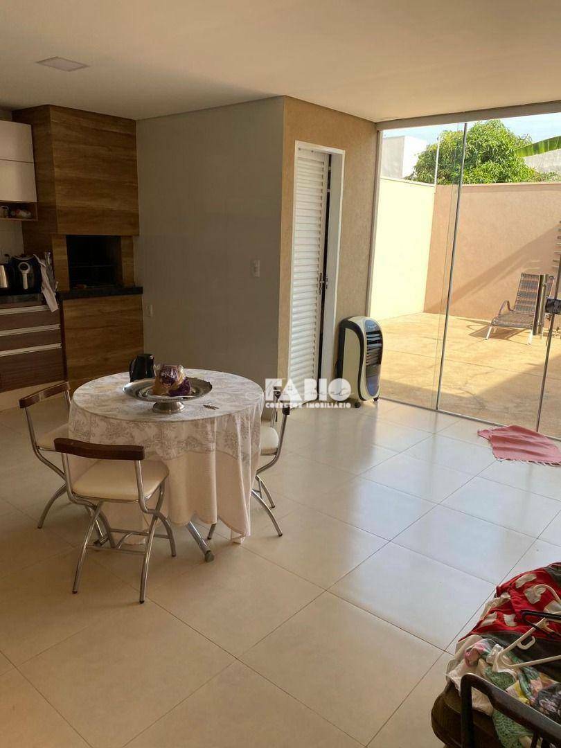 Casa à venda com 2 quartos, 115m² - Foto 25