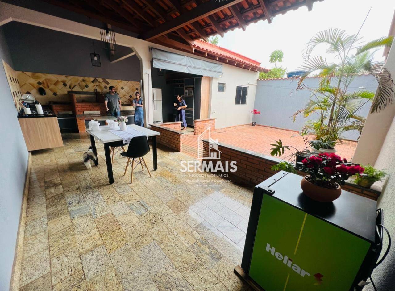 Casa à venda com 3 quartos, 350m² - Foto 2