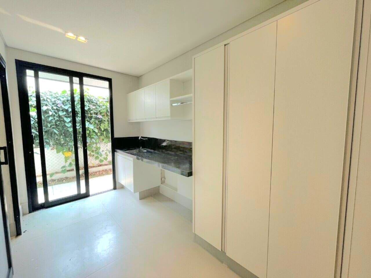 Casa para alugar com 4 quartos, 254m² - Foto 19