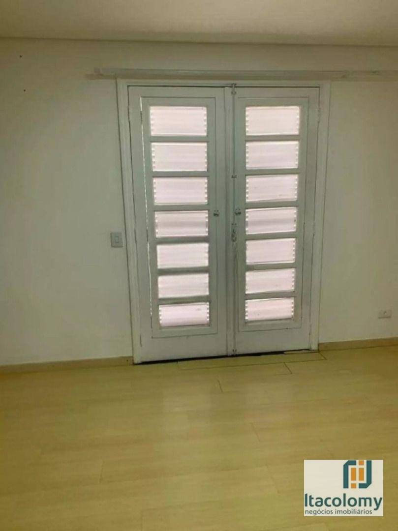 Casa de Condomínio para alugar com 3 quartos, 318m² - Foto 20