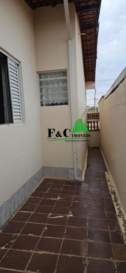 Casa à venda com 2 quartos, 300m² - Foto 12