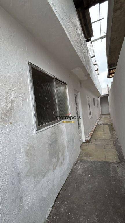 Casa para alugar com 2 quartos, 250m² - Foto 4