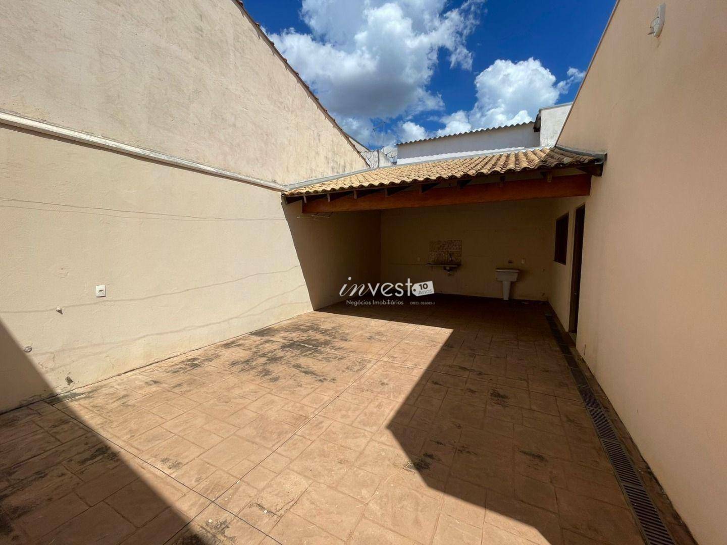 Casa à venda com 2 quartos, 70m² - Foto 13