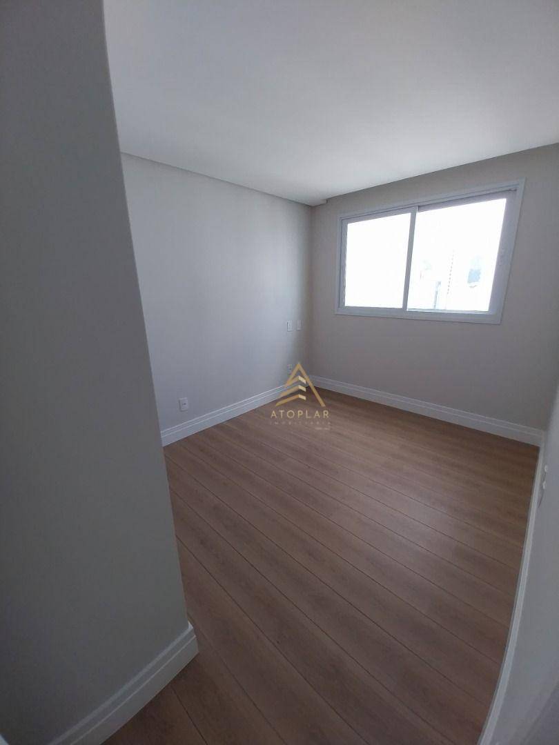 Apartamento à venda com 4 quartos, 131m² - Foto 9