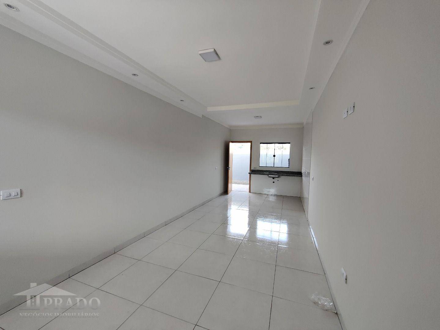 Casa à venda com 2 quartos, 71m² - Foto 4