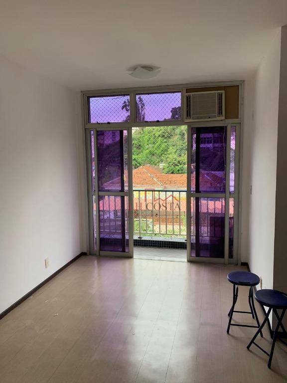 Apartamento à venda com 2 quartos, 85m² - Foto 1