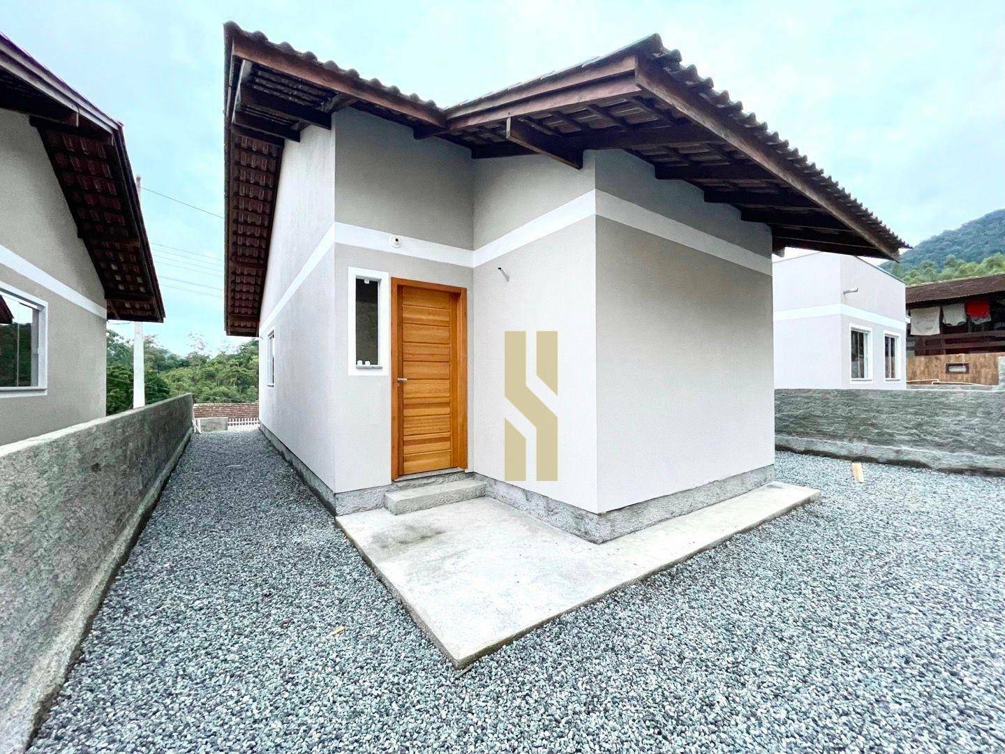 Casa à venda com 2 quartos, 49m² - Foto 2