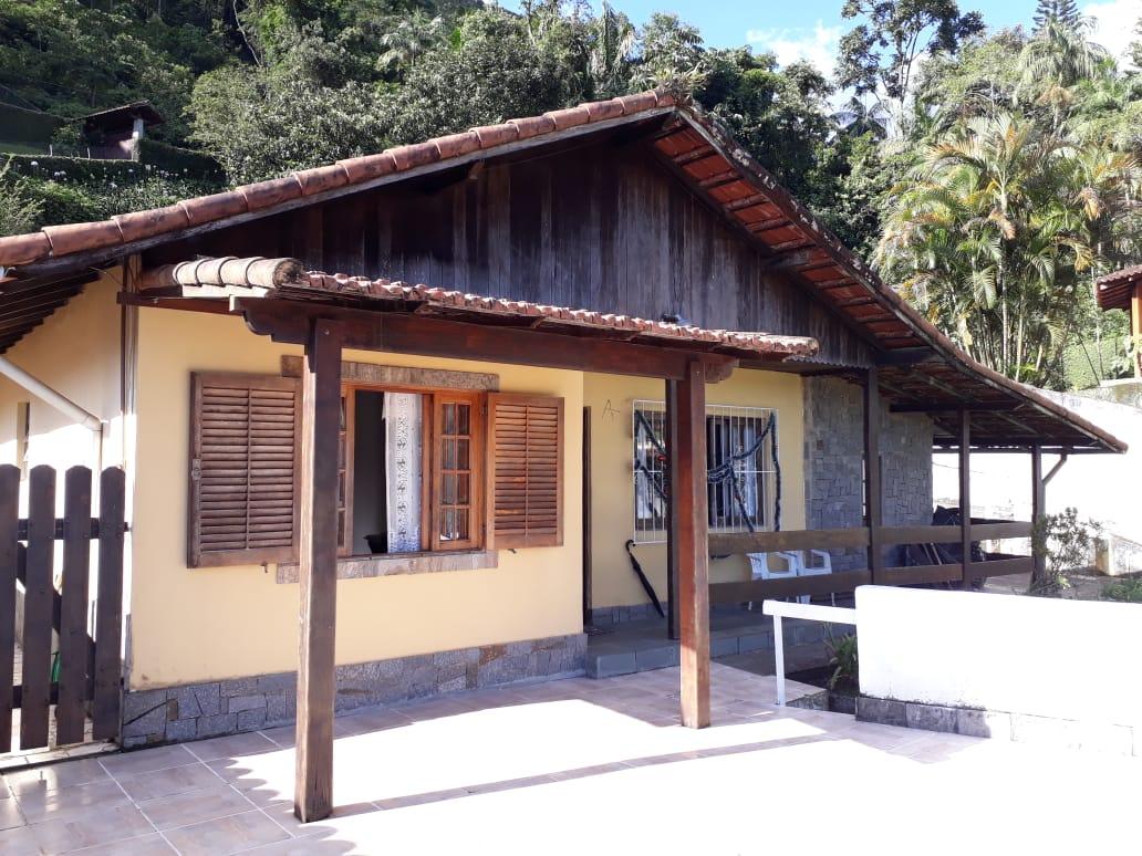 Casa de Condomínio à venda com 4 quartos, 450m² - Foto 1