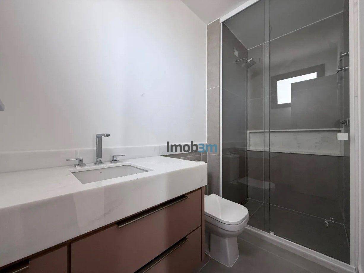 Apartamento para alugar com 3 quartos, 137m² - Foto 14