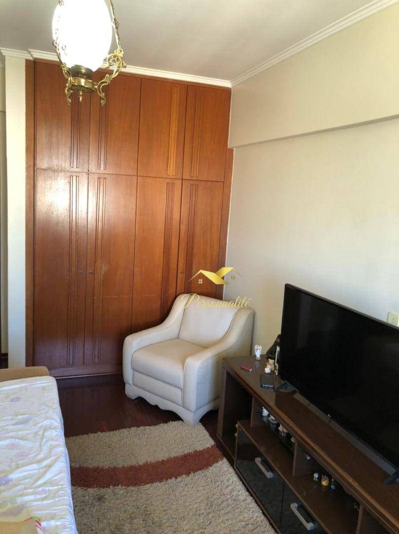 Apartamento à venda com 4 quartos, 198m² - Foto 15