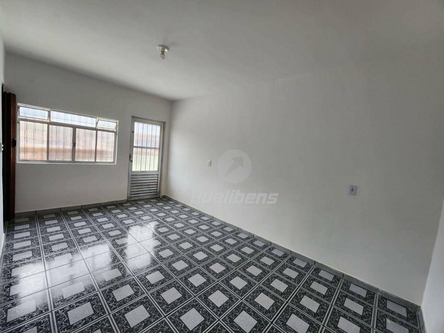 Casa à venda com 2 quartos, 115m² - Foto 1