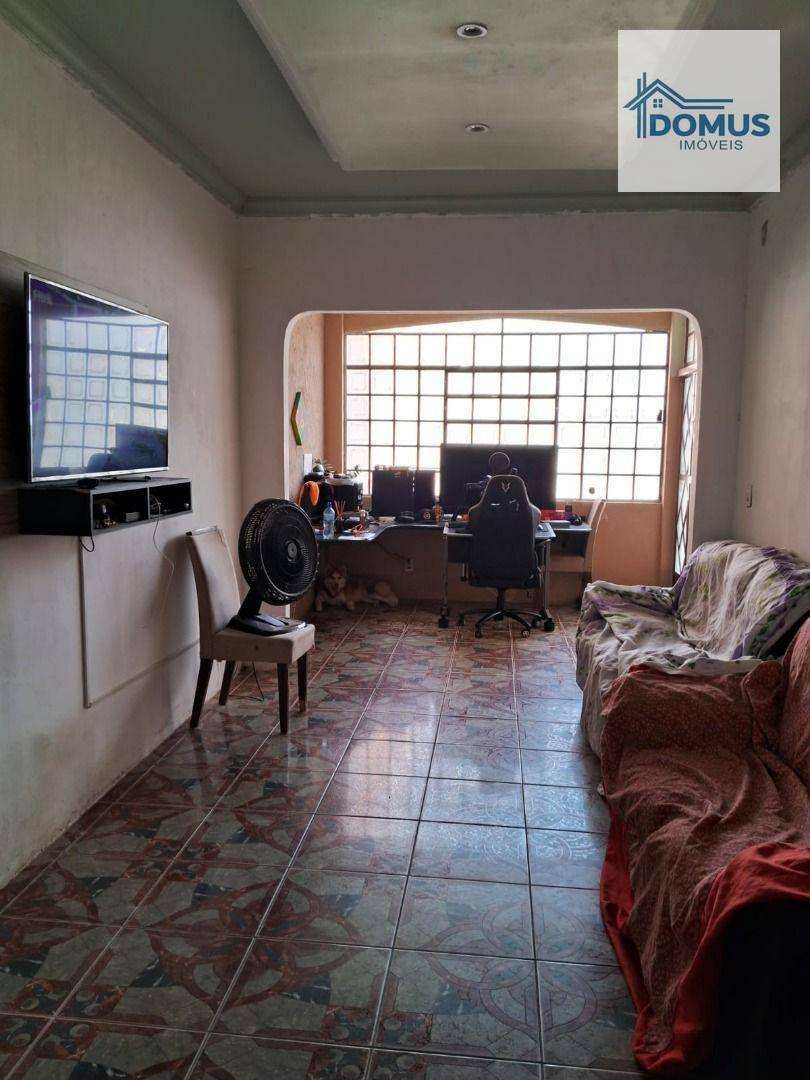 Sobrado à venda com 4 quartos, 204m² - Foto 2