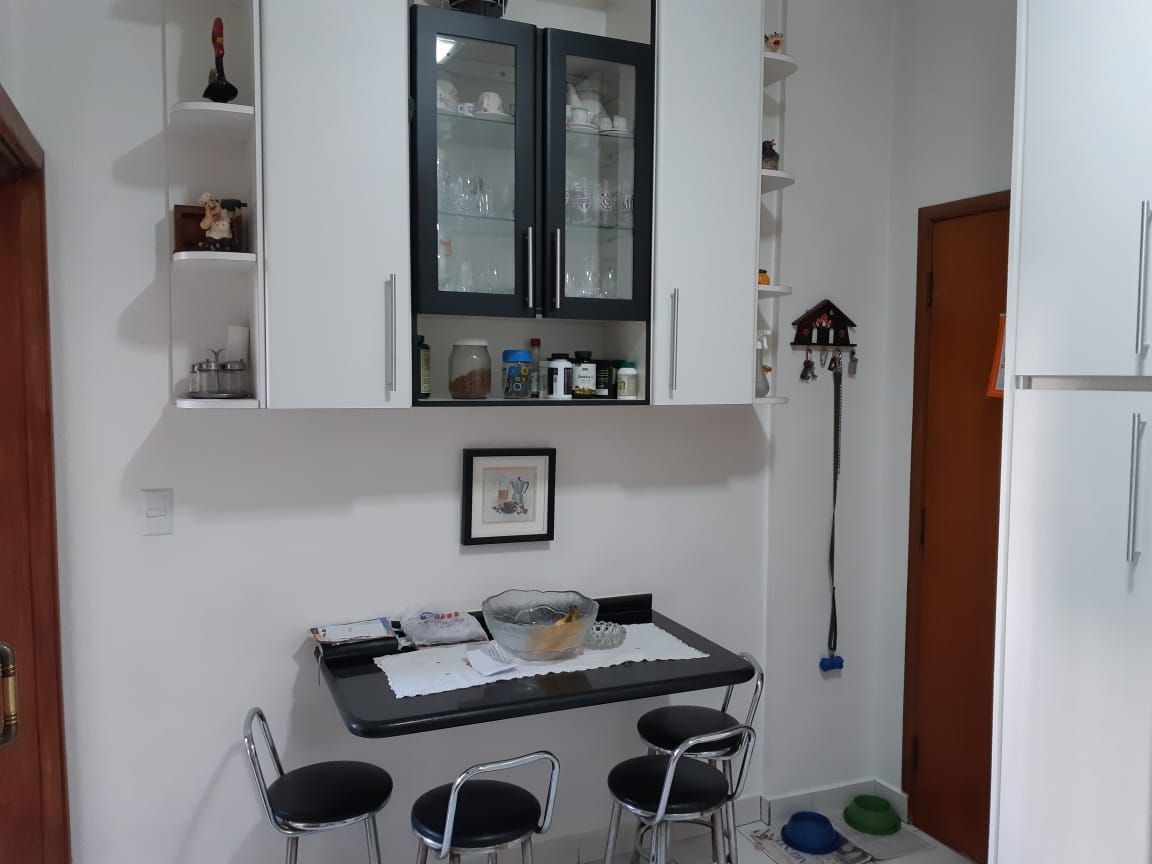 Apartamento à venda com 3 quartos, 105m² - Foto 2