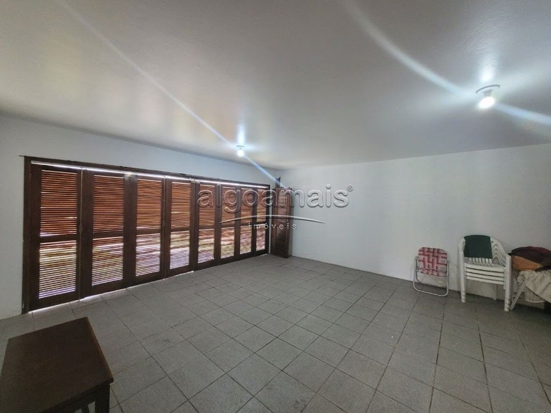 Casa à venda com 3 quartos, 250m² - Foto 14