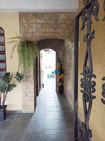 Casa à venda com 3 quartos, 230m² - Foto 4