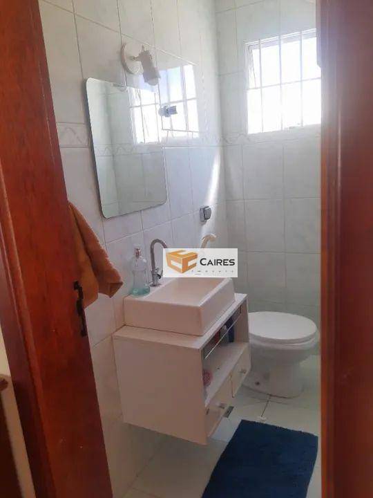 Casa à venda com 3 quartos, 198m² - Foto 2