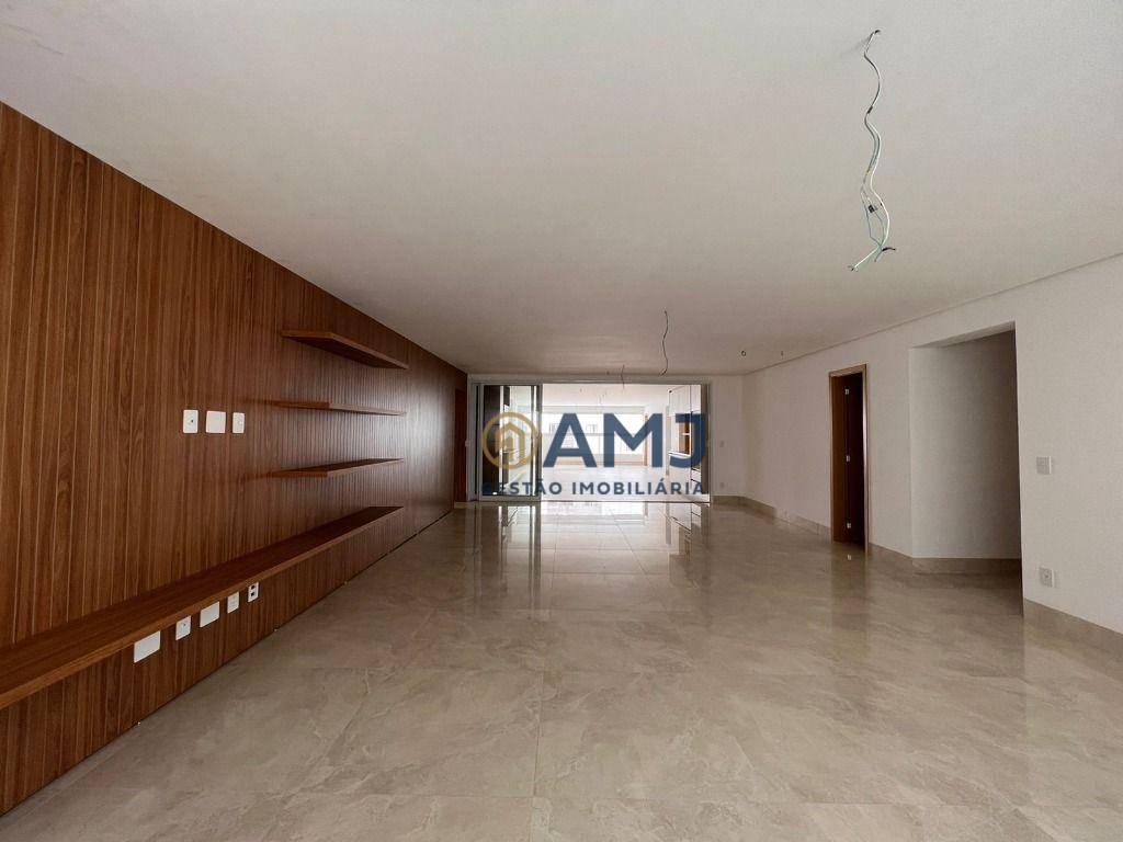 Apartamento à venda com 4 quartos, 260m² - Foto 2