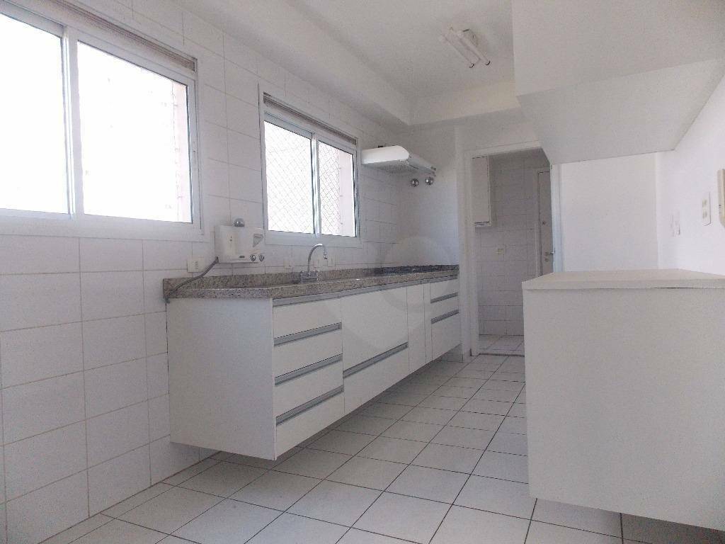 Apartamento para alugar com 3 quartos, 158m² - Foto 9