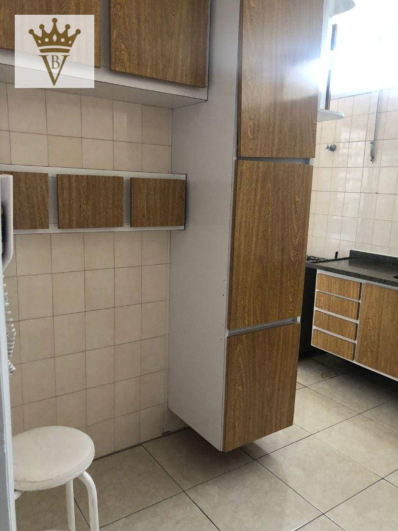 Apartamento à venda com 3 quartos, 75m² - Foto 3