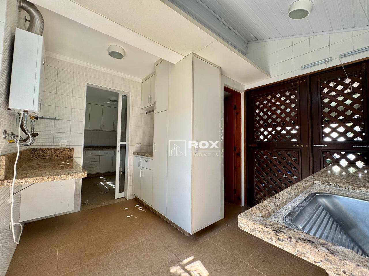 Casa de Condomínio para alugar com 3 quartos, 195m² - Foto 11