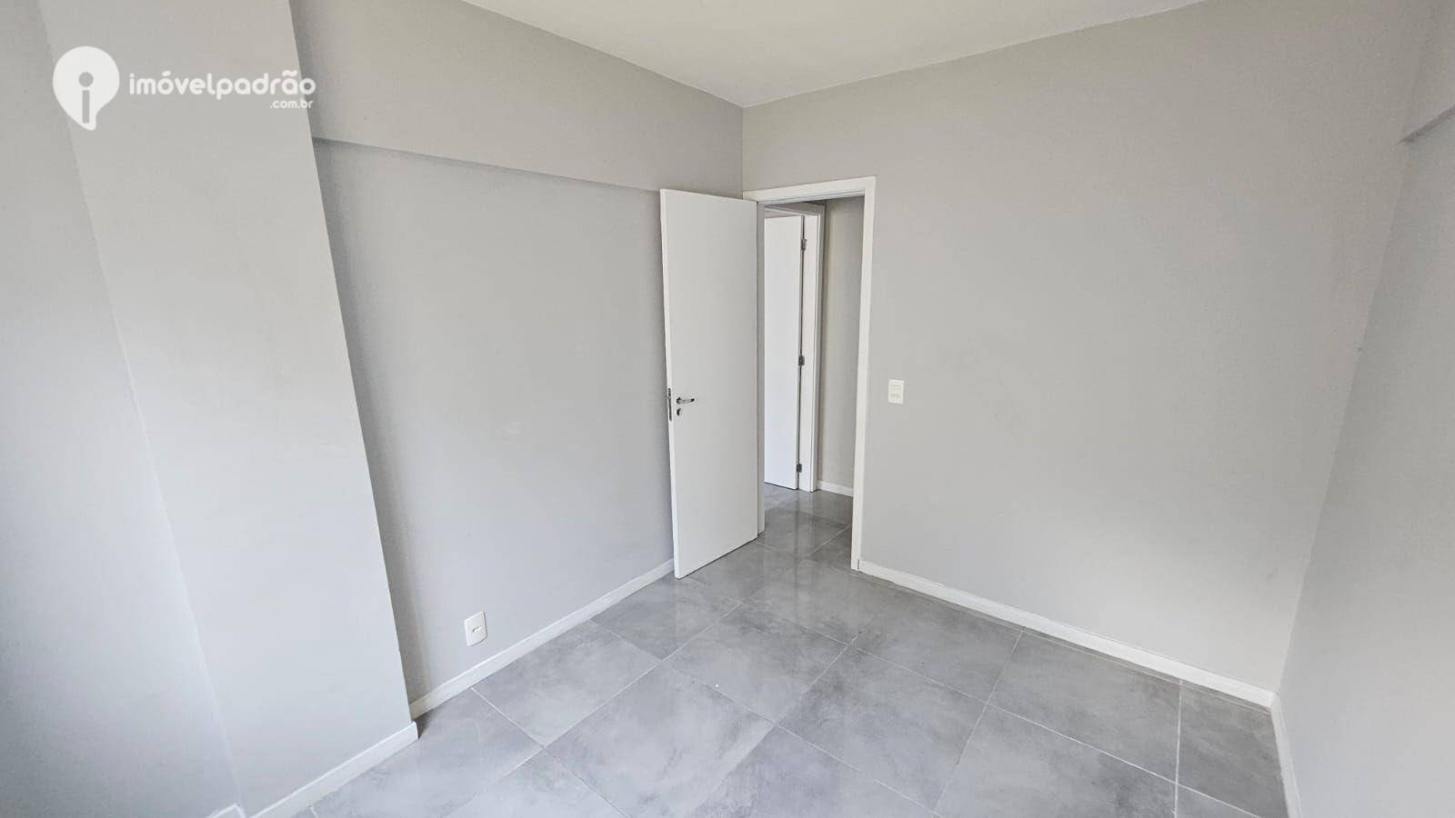 Apartamento à venda com 2 quartos, 60m² - Foto 19