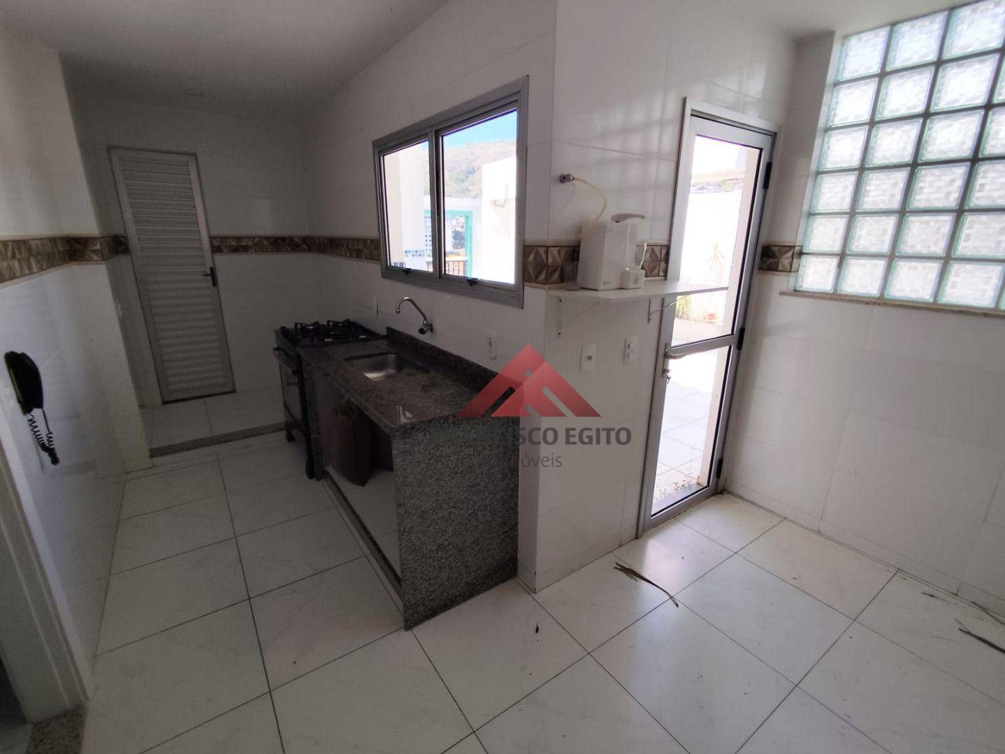 Cobertura à venda com 2 quartos, 70m² - Foto 6