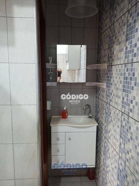 Sobrado à venda com 3 quartos, 220m² - Foto 1