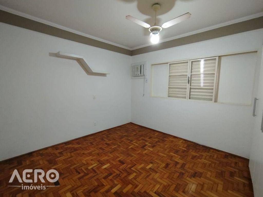 Casa para alugar com 3 quartos, 210m² - Foto 16