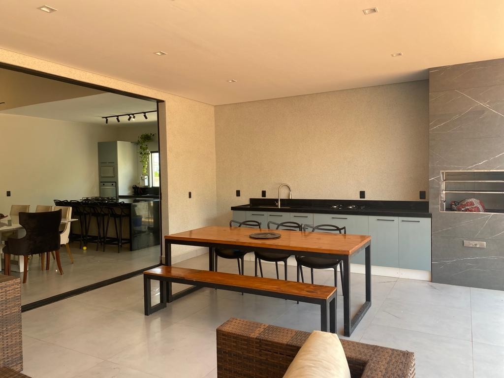 Casa de Condomínio à venda com 3 quartos, 258m² - Foto 11