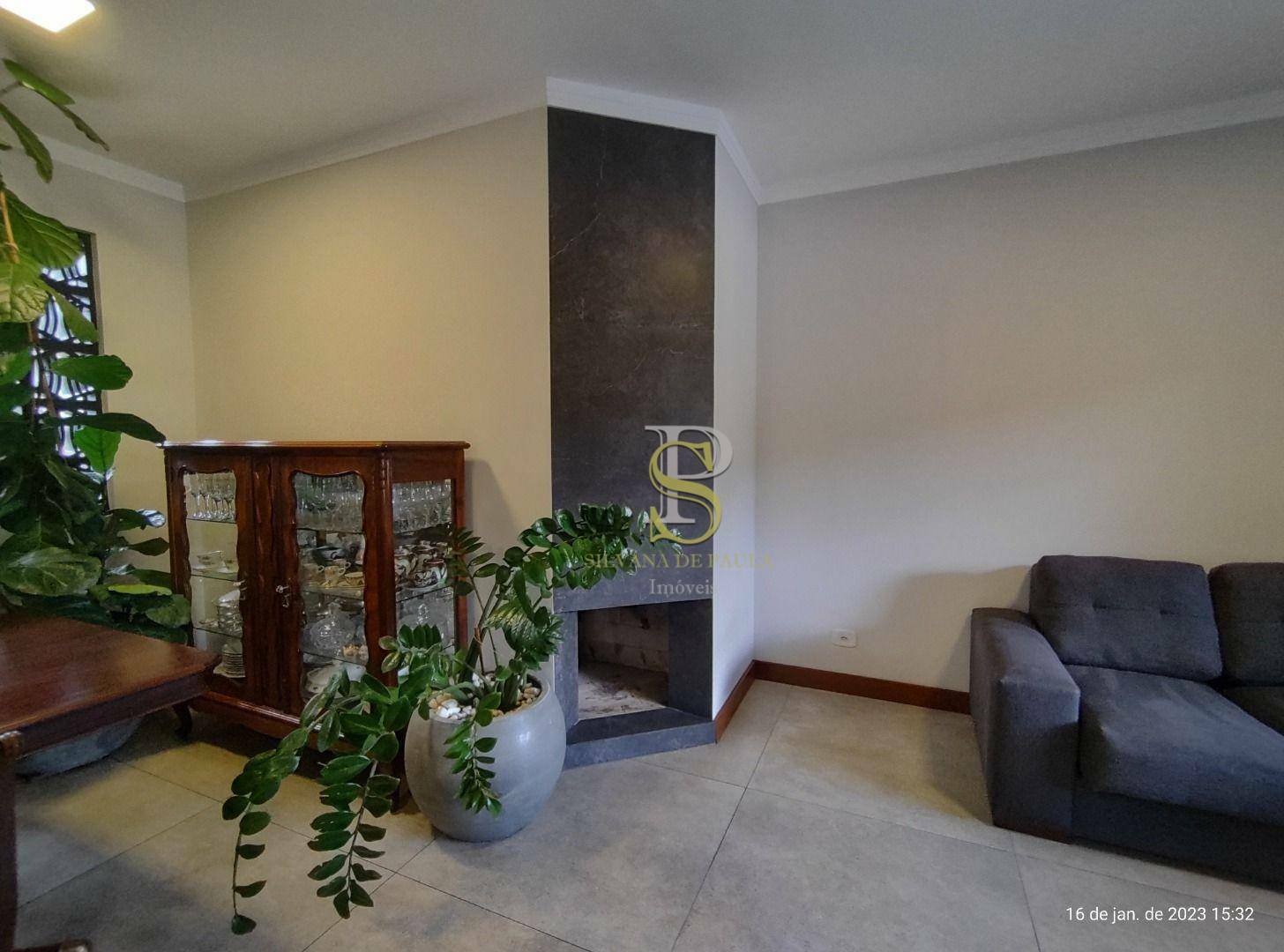 Casa para alugar com 3 quartos, 260m² - Foto 13