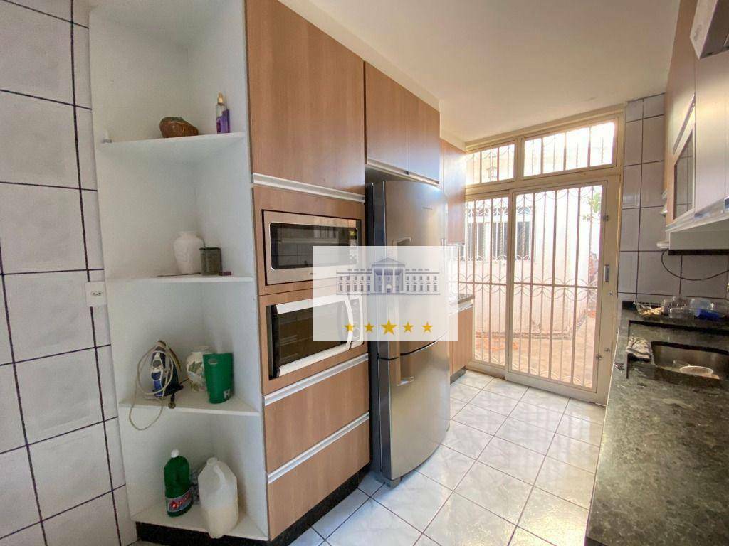 Sobrado à venda com 5 quartos, 270m² - Foto 4