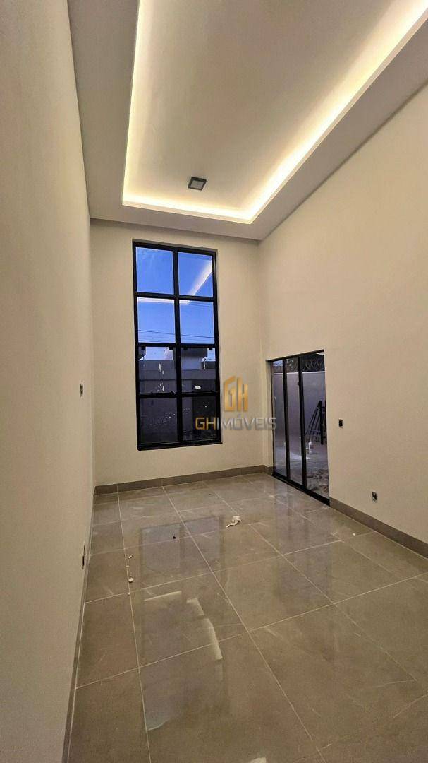 Casa à venda com 2 quartos, 100m² - Foto 1