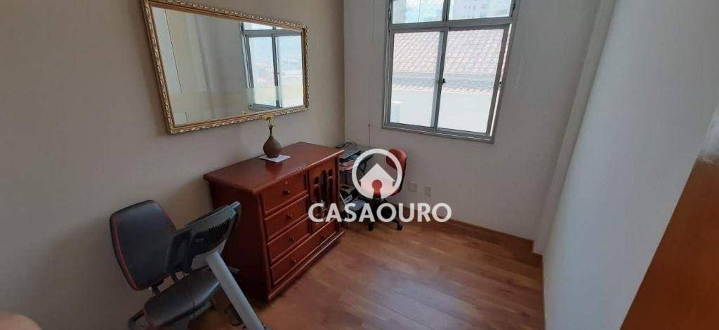 Apartamento à venda com 4 quartos, 140m² - Foto 10