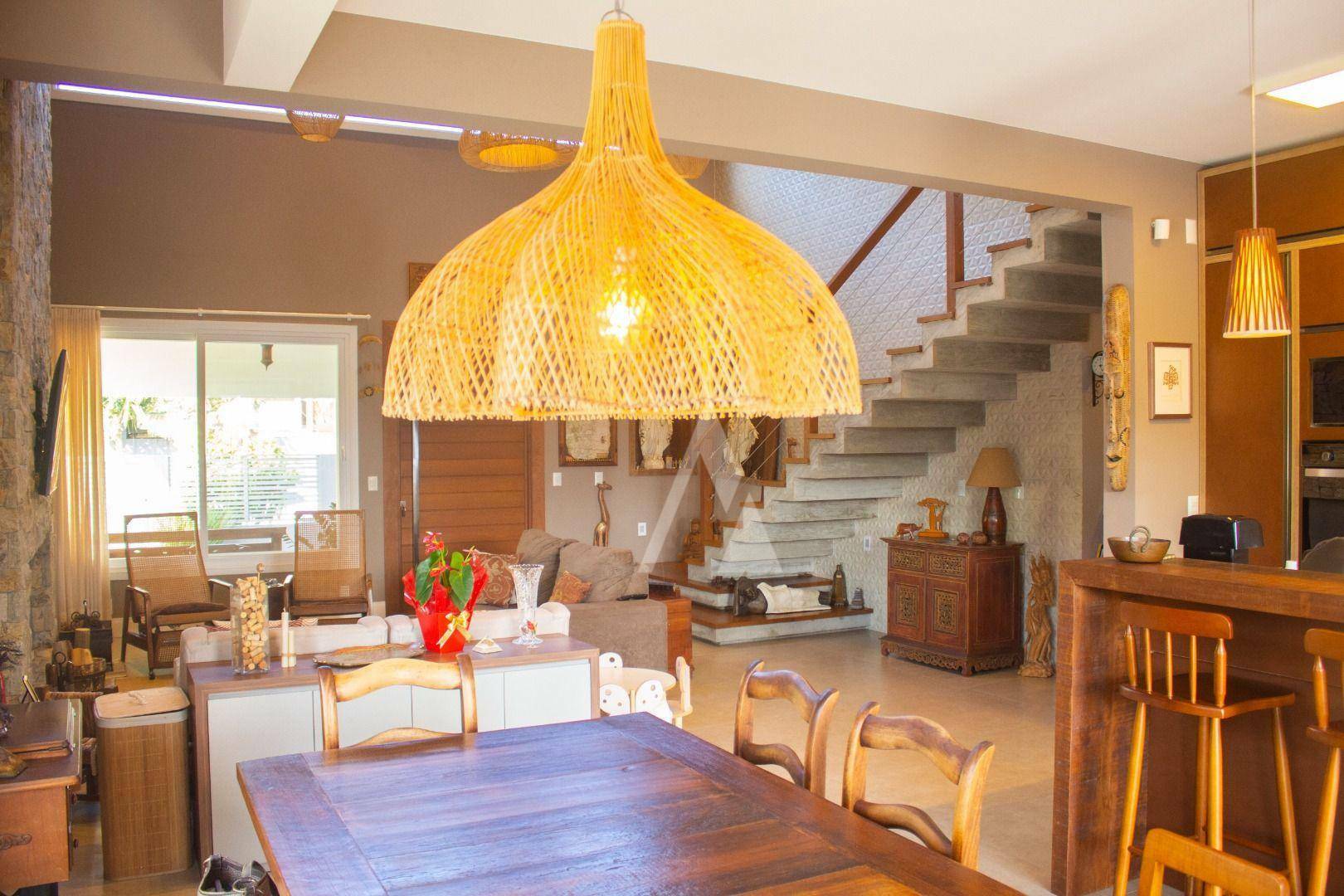 Casa à venda com 3 quartos, 222m² - Foto 8