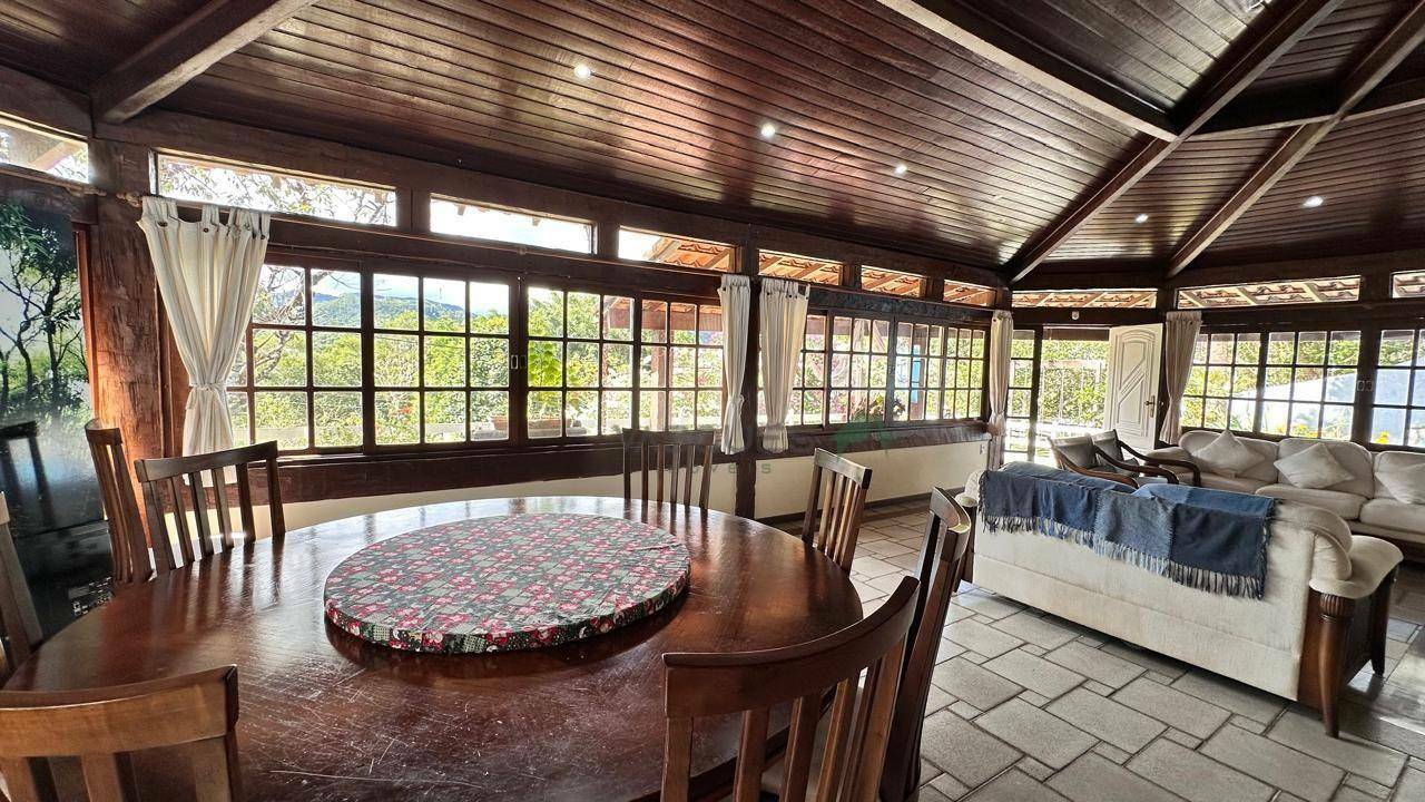 Casa à venda com 4 quartos, 371m² - Foto 4