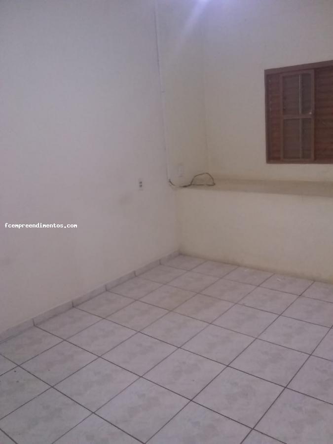 Casa à venda com 4 quartos, 200m² - Foto 14