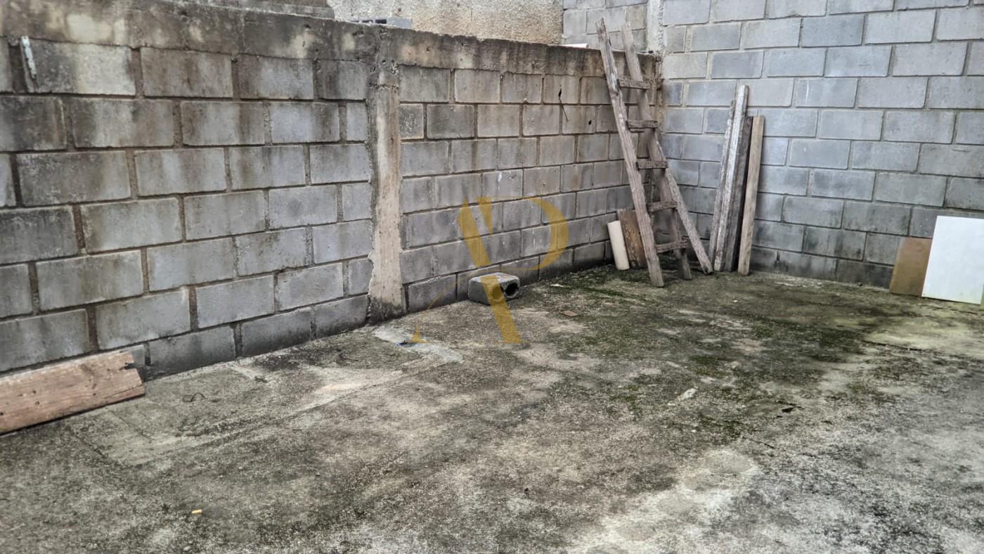 Casa à venda com 2 quartos, 64m² - Foto 13