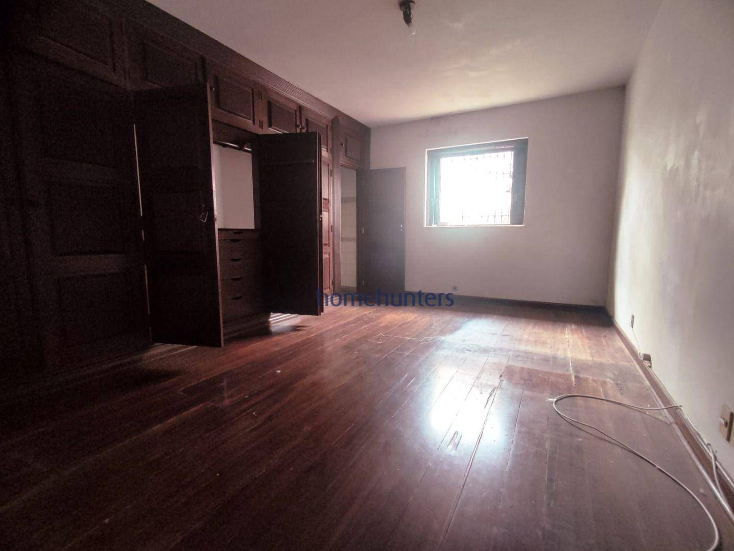 Casa para alugar com 4 quartos, 294m² - Foto 7