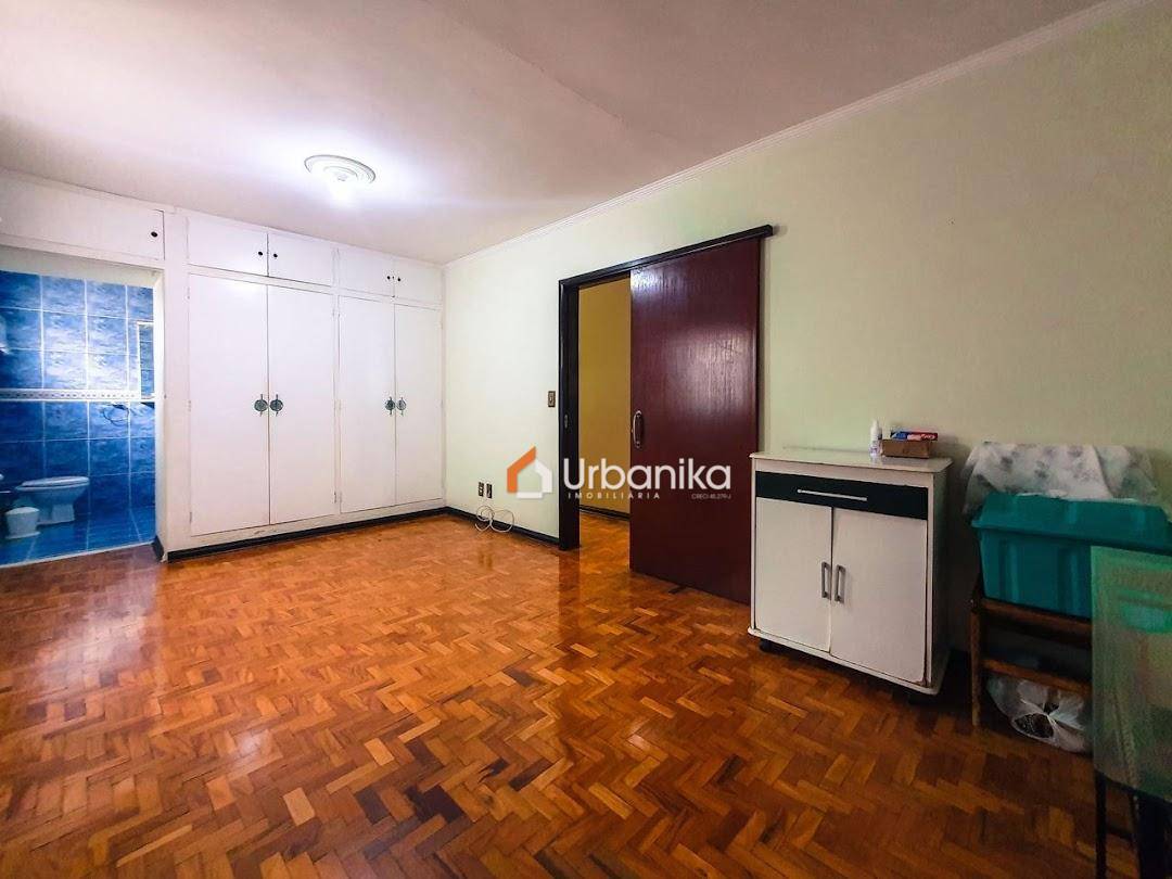 Casa, 3 quartos, 200 m² - Foto 1