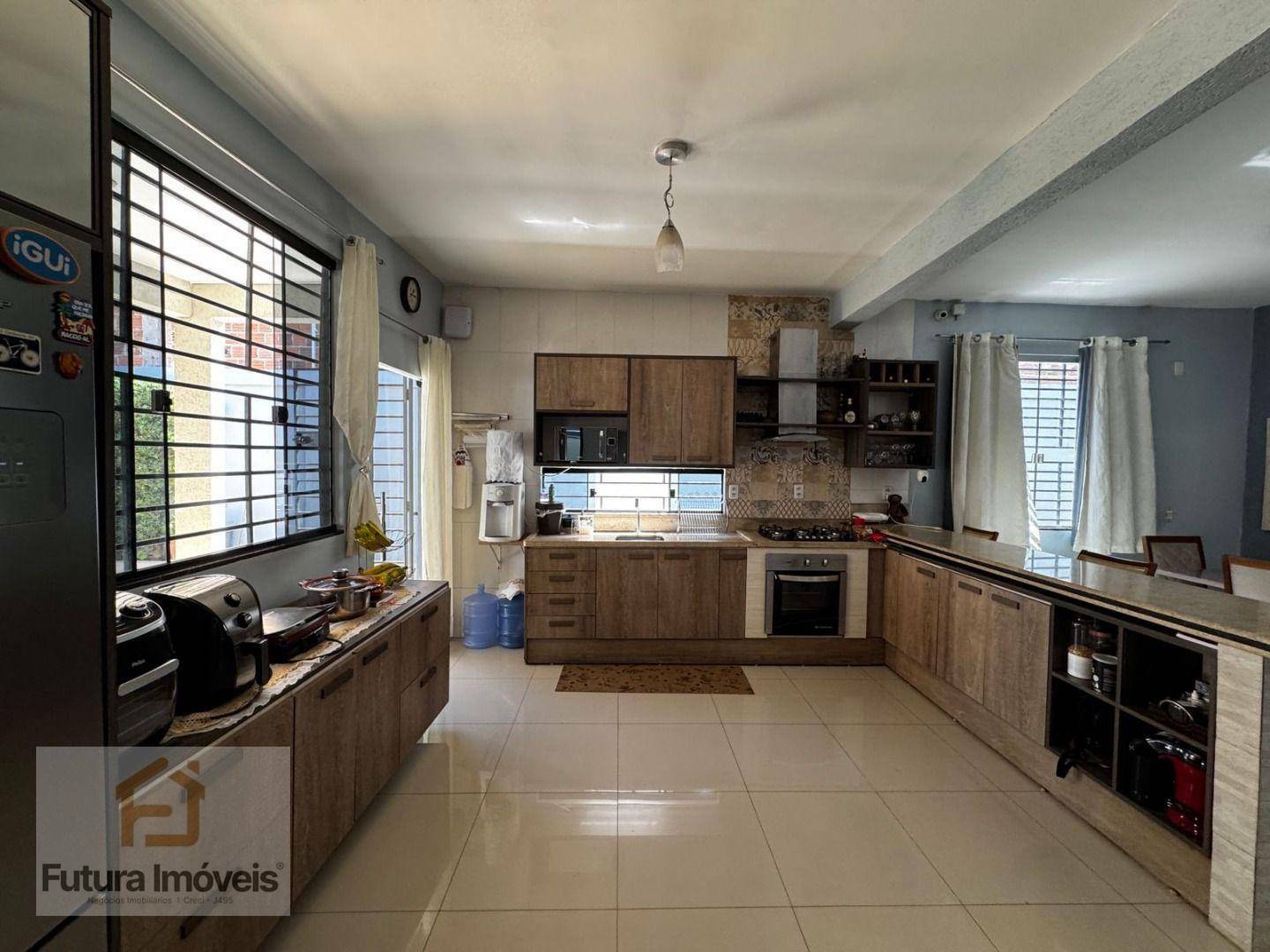 Casa para alugar com 2 quartos, 100m² - Foto 21